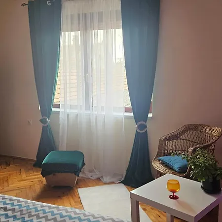 Dukat ヴルシャツ